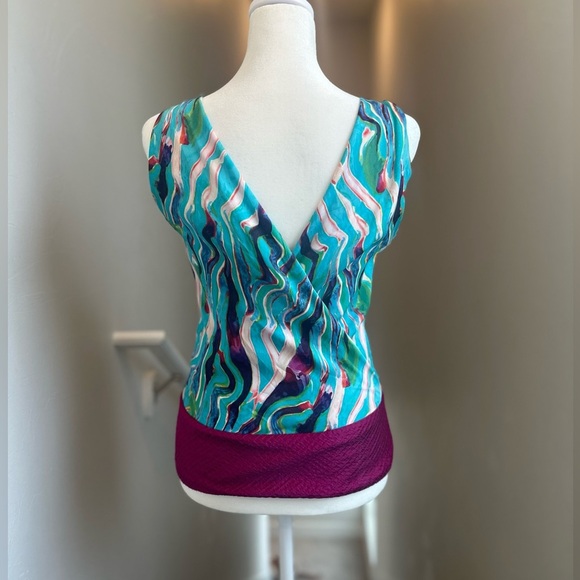 Diane von Furstenberg Silk Blend Sleeveless Low Cut Blue & Purple Blouse Size 2 - Picture 3 of 4